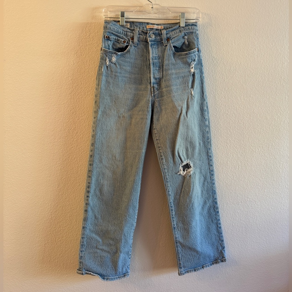 Levi’s Ribcage Straight Ankle light wash Jeans